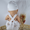 Tenue poupée Gordi 34 cm – Ensemble fait main double gaze – Salopette, casquette et chaussons