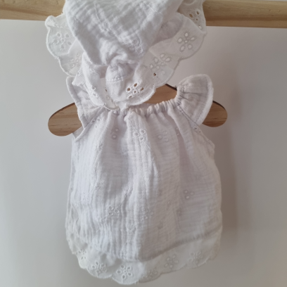 Robe poupee 32-36cm et chapeau charlotte en double gaze dentelle blanc