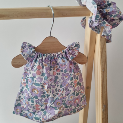 Robe et chapeau charlotte poupee 32-36cm coton fleuris tons violet