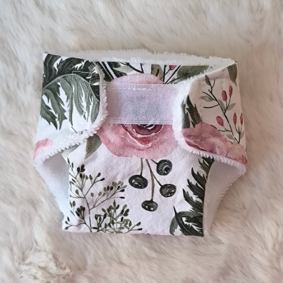 Couche pour poupée 32-36 cm – fleuris