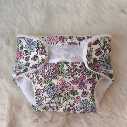 Couche pour poupée 32-36 cm – fleurs violettes