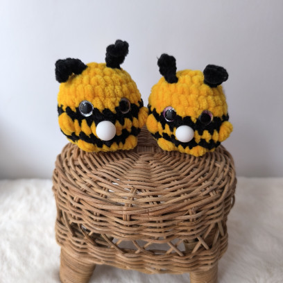 Ami’bulles Abeille au crochet – Jouet sensoriel anti-stress