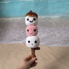 Brochette 3 chamallows crochet – jouet enfant fait main personnalisable