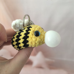 Porte-clés abeille au crochet fait main | La Pouponnette